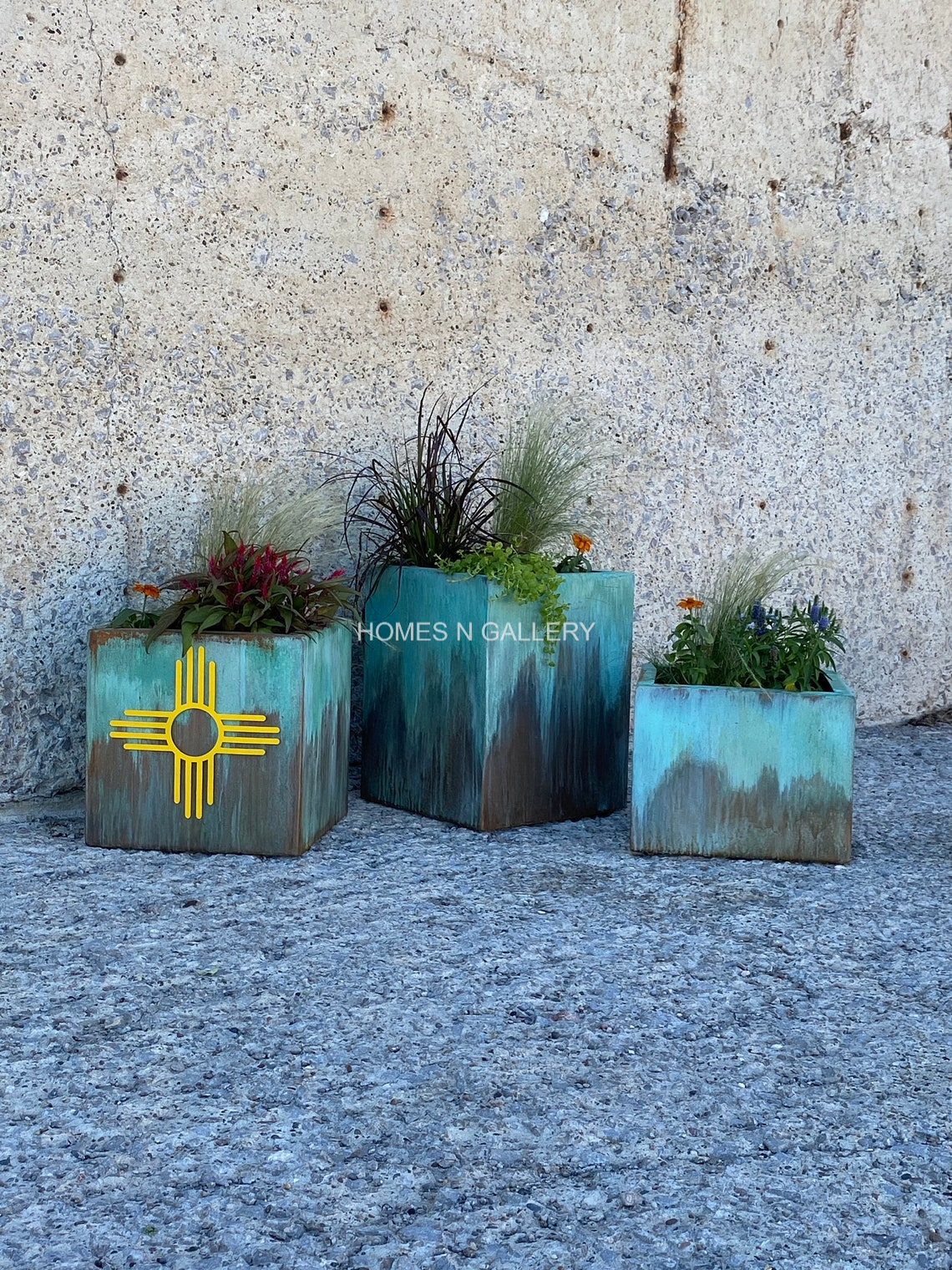 Кашпо металлическое уличное большое ручной работы античное