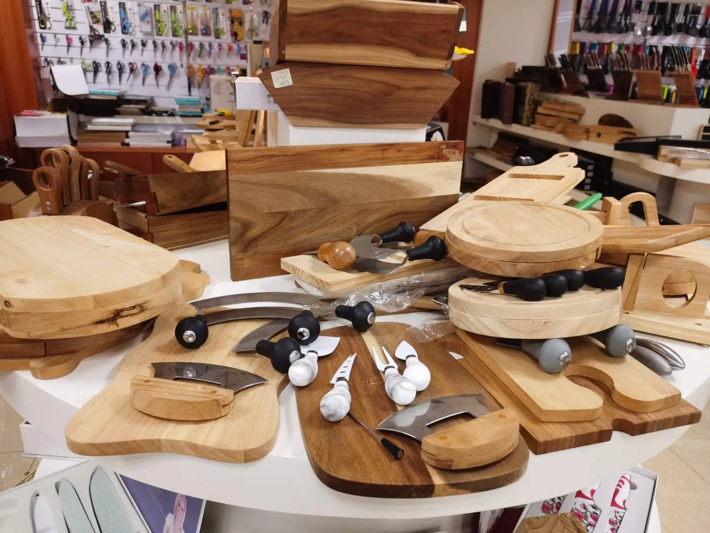 Нож для сыра из нержавеющей стали с открывалкой