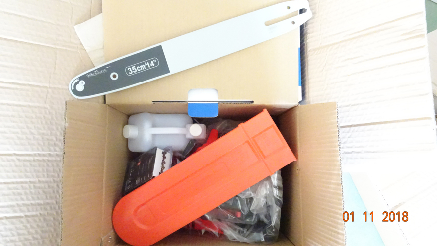 Hotsale Garden Tool CS2500 Light Weight 900W Mini Gasoline 25cc Chain Saw