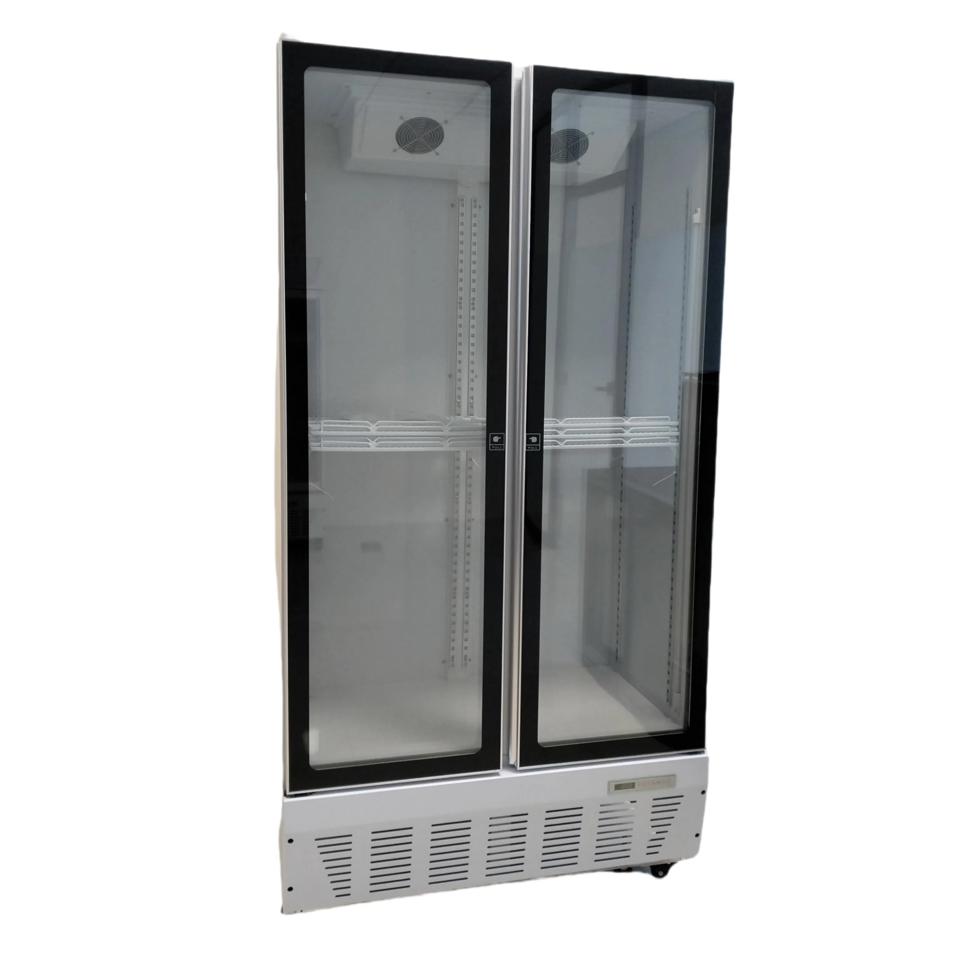 Вертикальный витринный холодильник с вентилятором, 739л