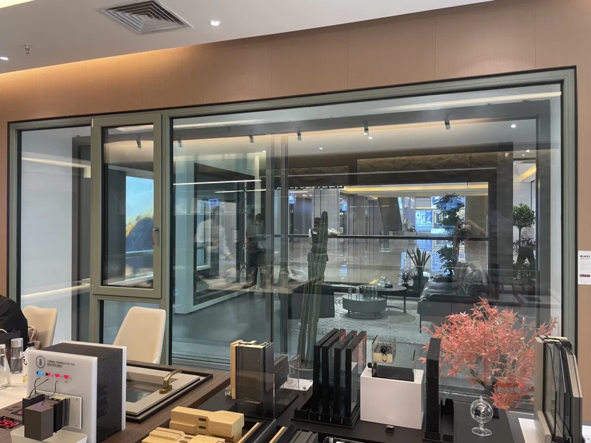 Leawod Design Strong Durable Wood-Aluminum Composite Windows for Extreme Weather Inward Opening