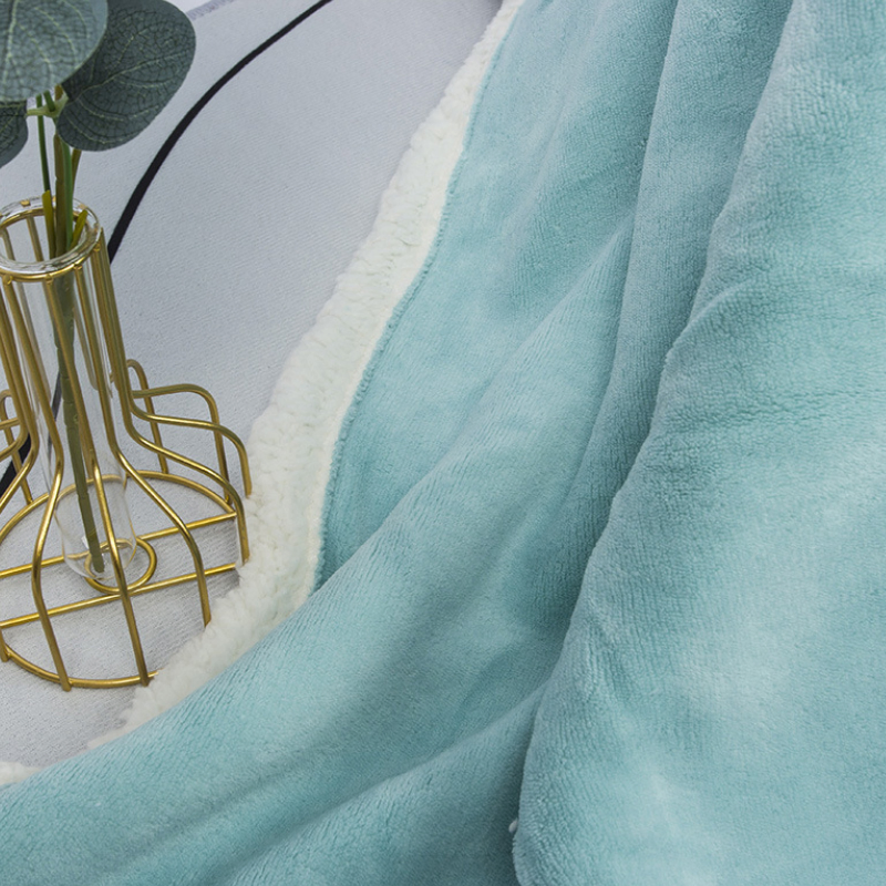 Плед флисовый утолщенный с кастомным принтом