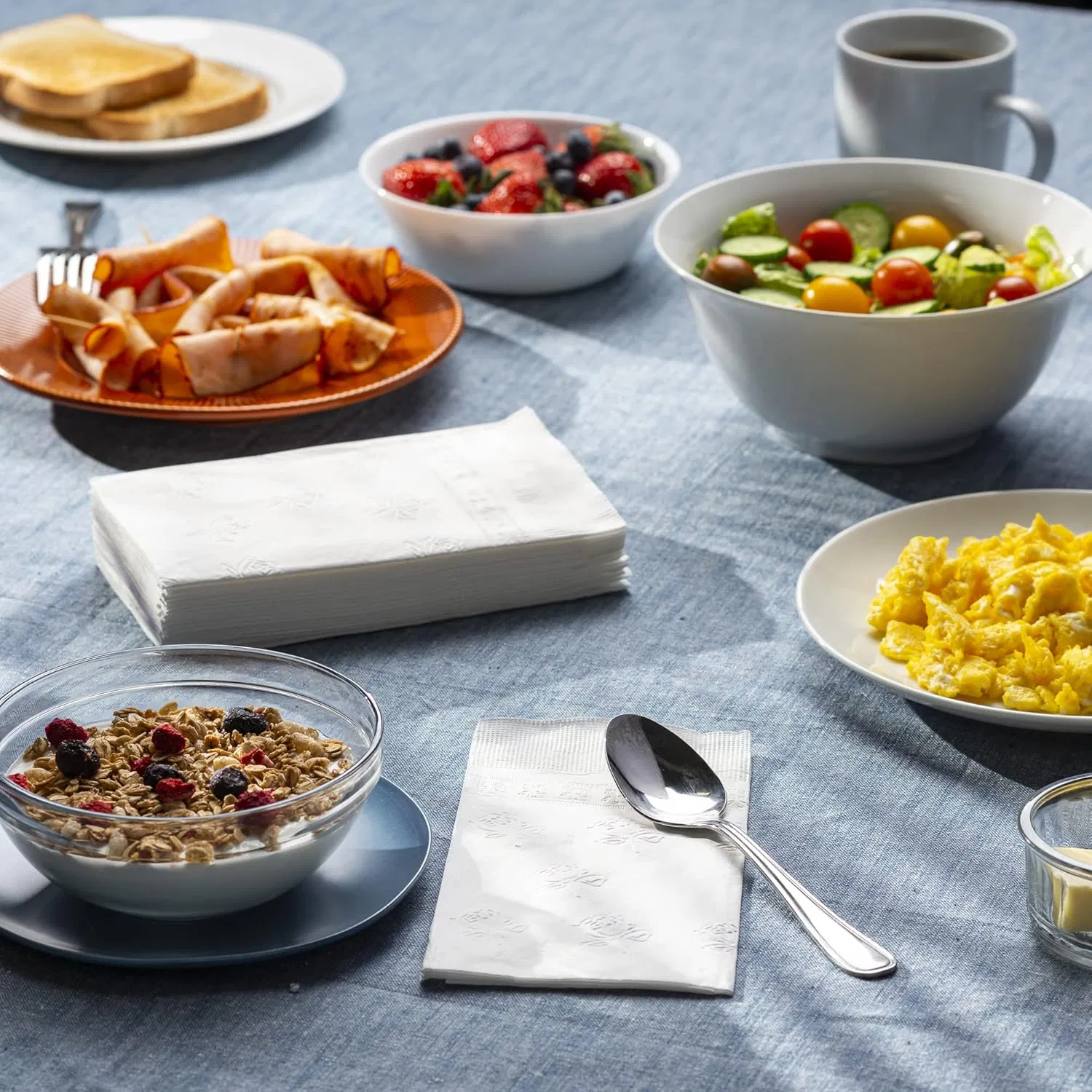 Custom Eco-Friendly 2-Ply White Dinner Napkin Soft Napkins for Hotel Guests Paper Hand