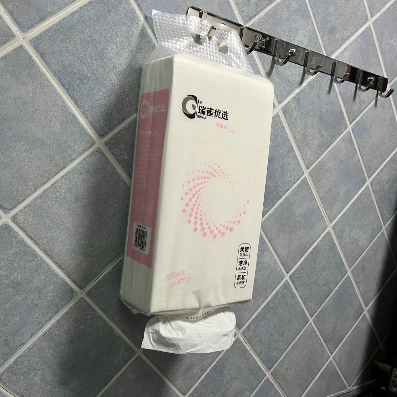 Factory Prices Wholesale Large Capacity Wall Hanging Facial Tissue Custom Tissue Paper Soft Pack