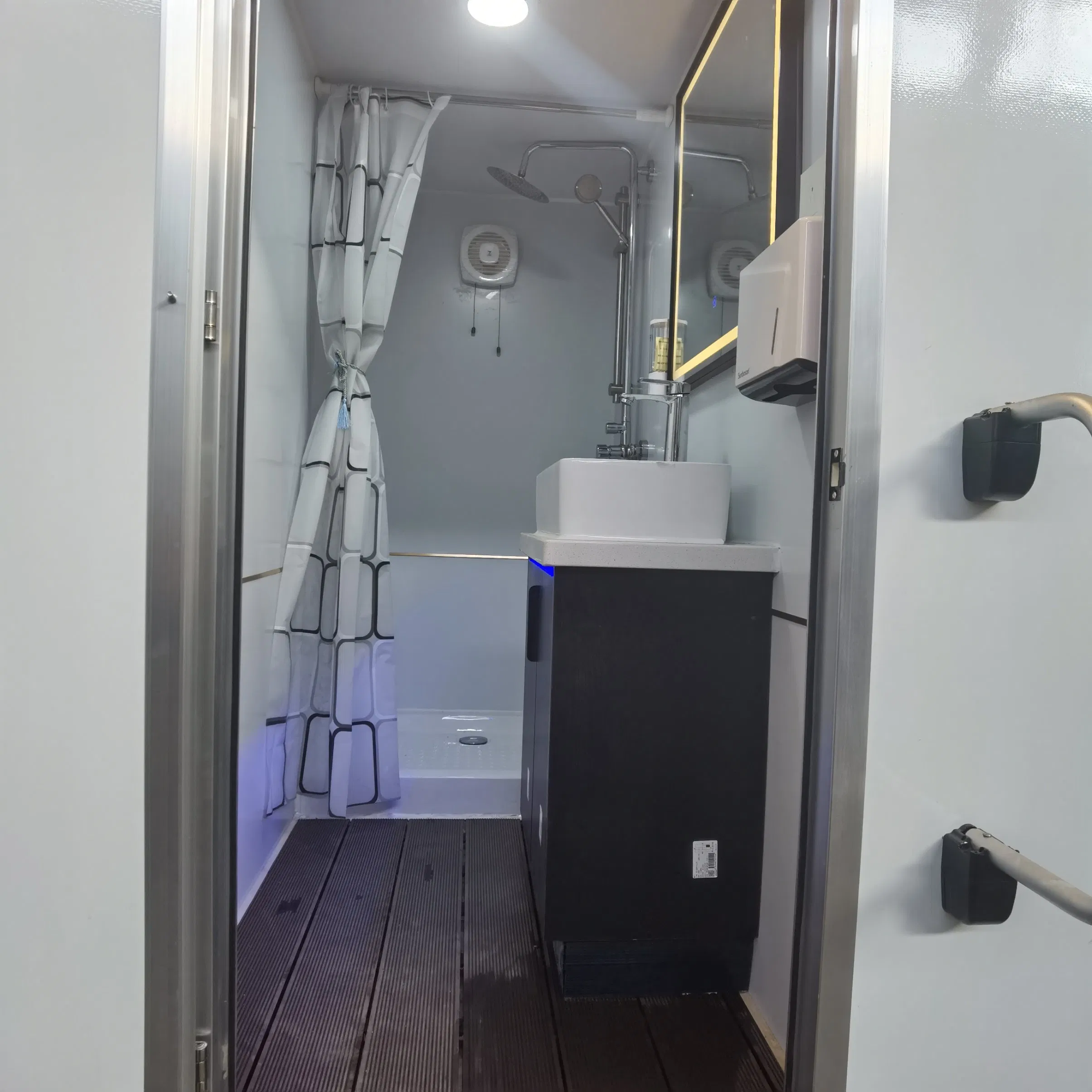 Portable Restroom Trailer CE Certified Mobile Toilet for Construction Sites