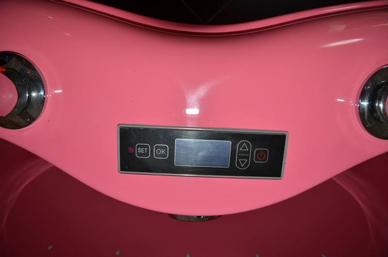 Угловая ванна с гидромассажем, розовая, в форме сердца