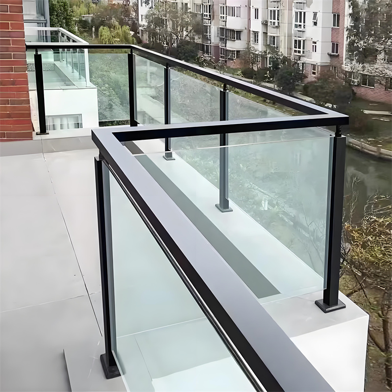 Best Selling Robust Continuous Glass Railing for Resorts
