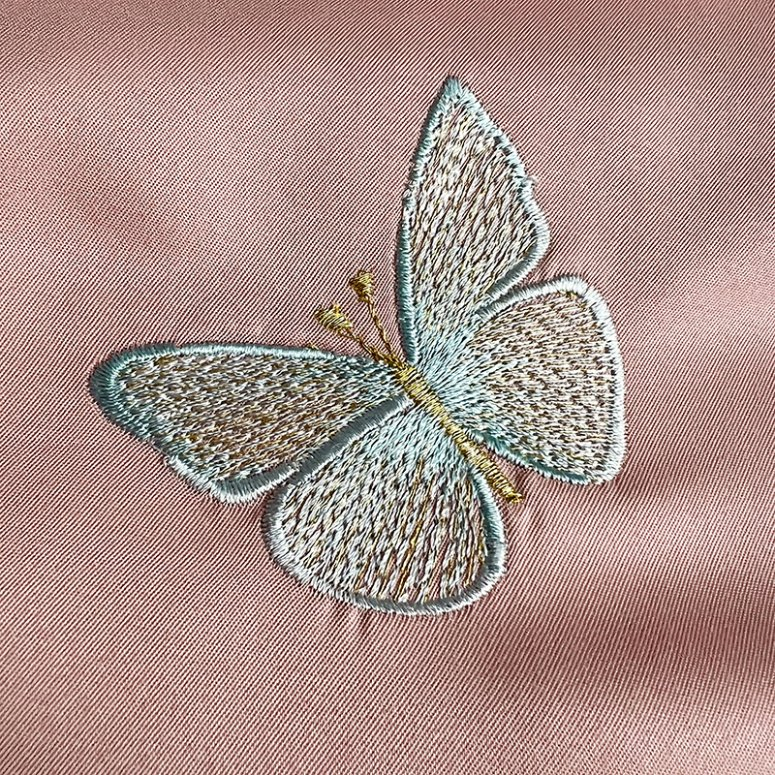 Manufacturers 6 Pieces Embroidery Bed Satin Sheet Sets Bedding in Microfiber