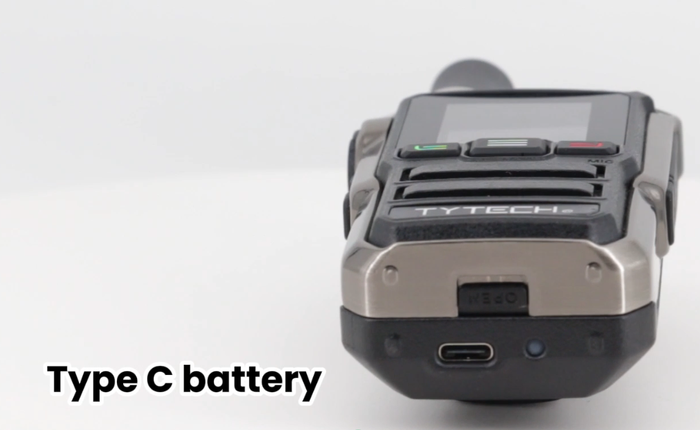 WiFi Walkie Talkie 4G Poc Pttoc Radio with Display for Handheld Use