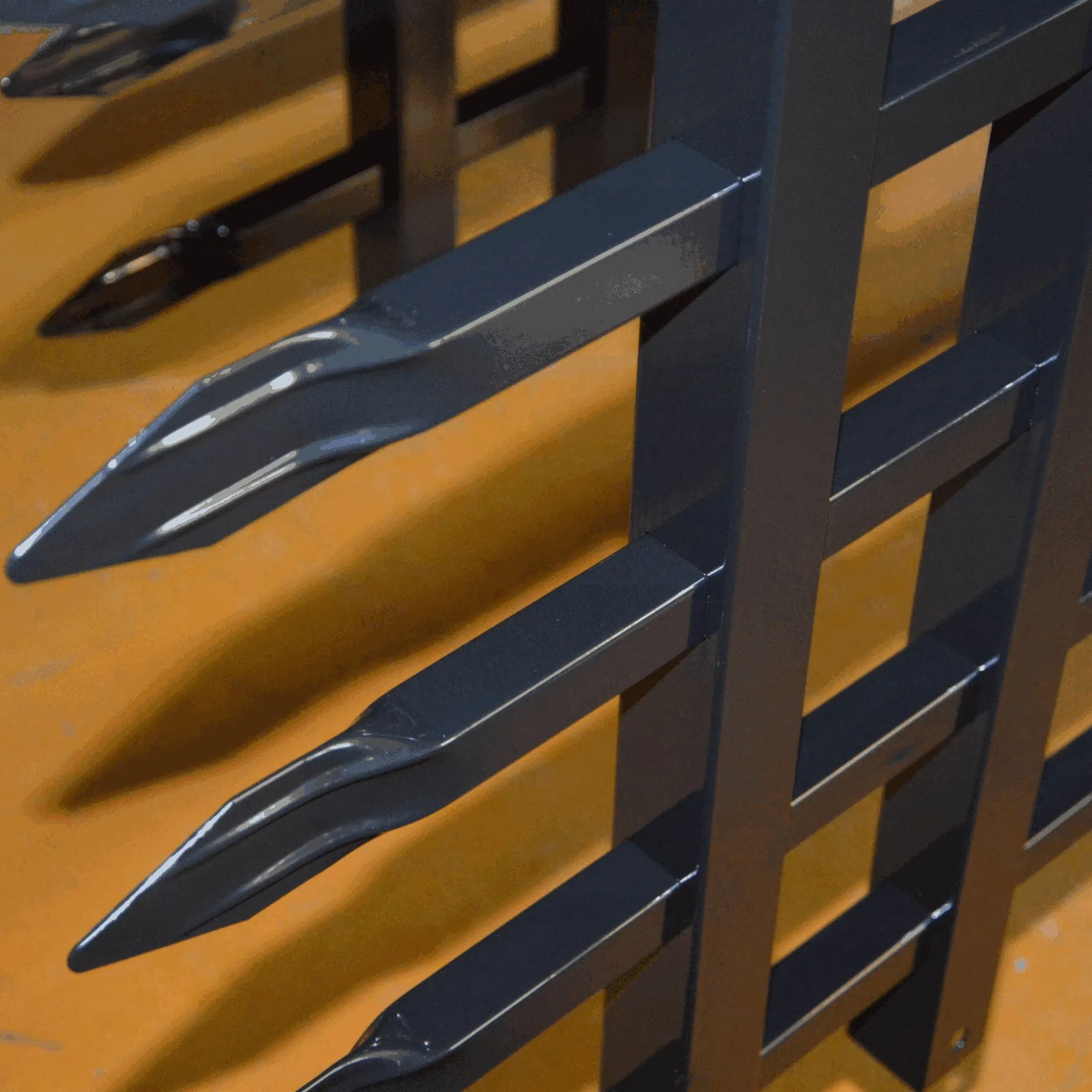 Trusted Exports for Canada&USA Galvanized +Powder Coated Metal Flat Top Fencing Panel Spear Top Black Fence Security Fence Tubular Fence Decorative Iron Fence