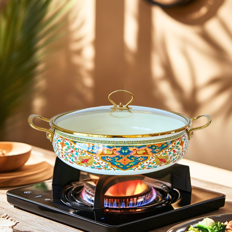 The Saudi Enamel Pot Can Be Seen in Phnom Penh