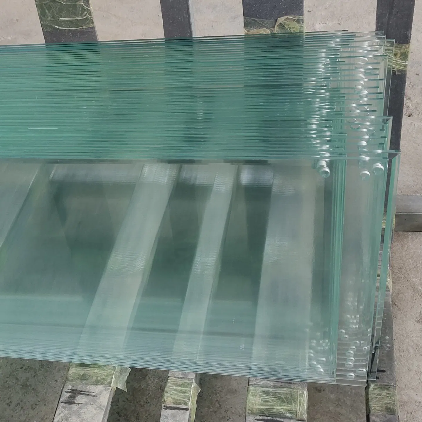 Tempered Glass Beveled Edge with Hole for Furniture and Table
