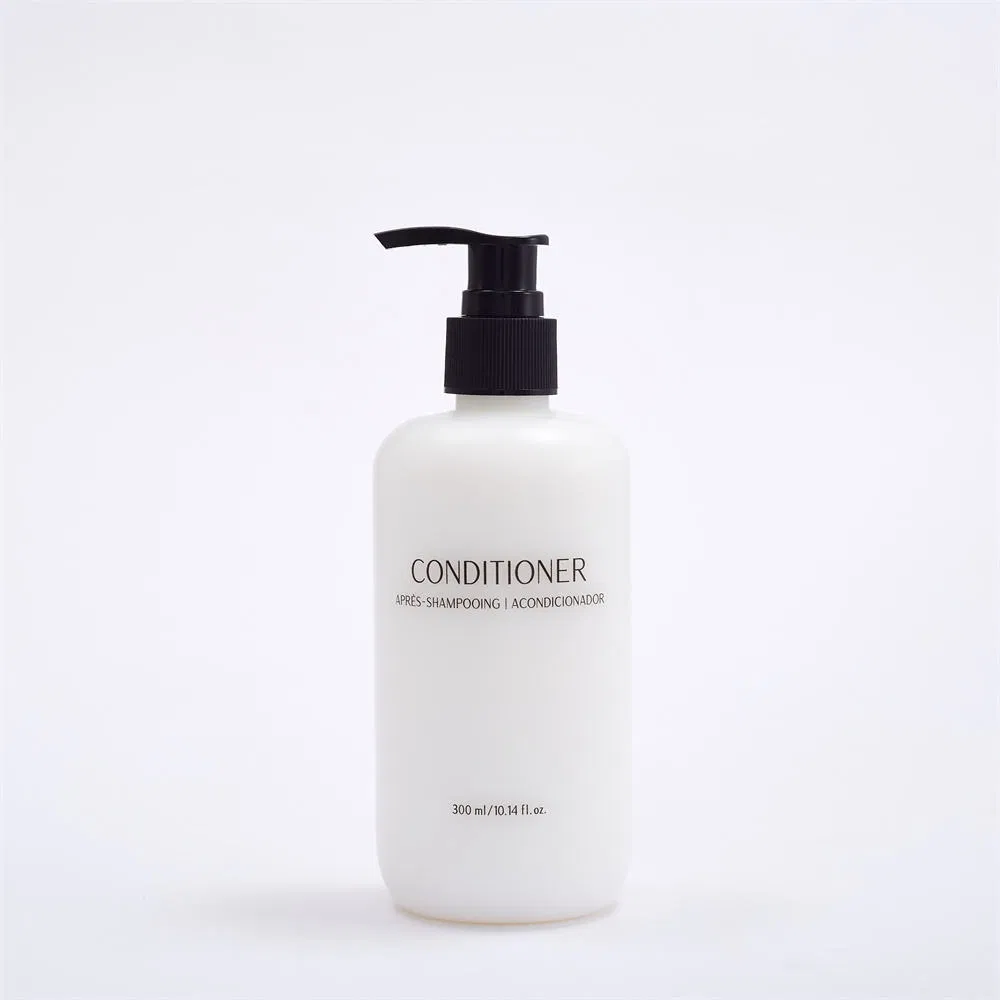 Luxury 3oomlplastic Bathroom Set for Hotels Including Shampoo and Shower Gel