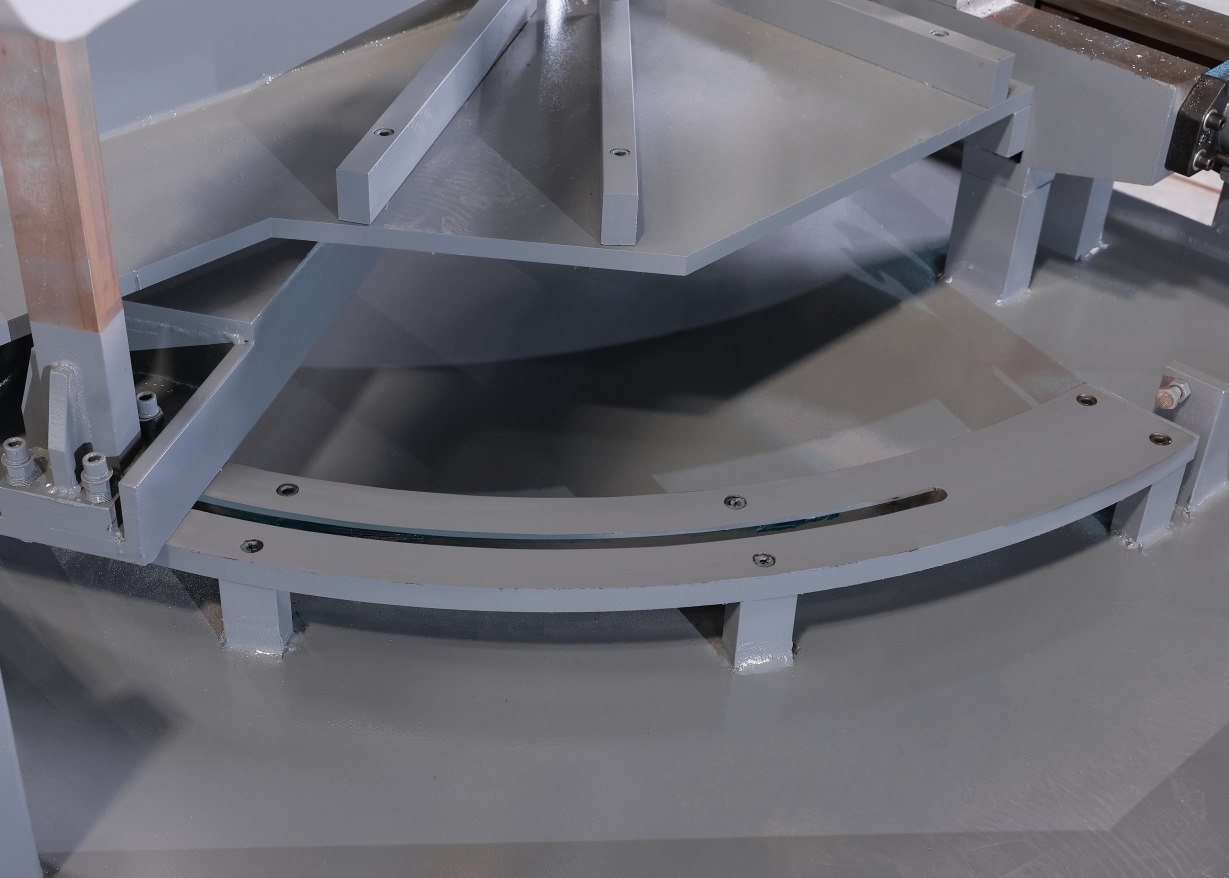 Ленточная пила по металлу полуавтоматическая гидравлическая GHZ4240