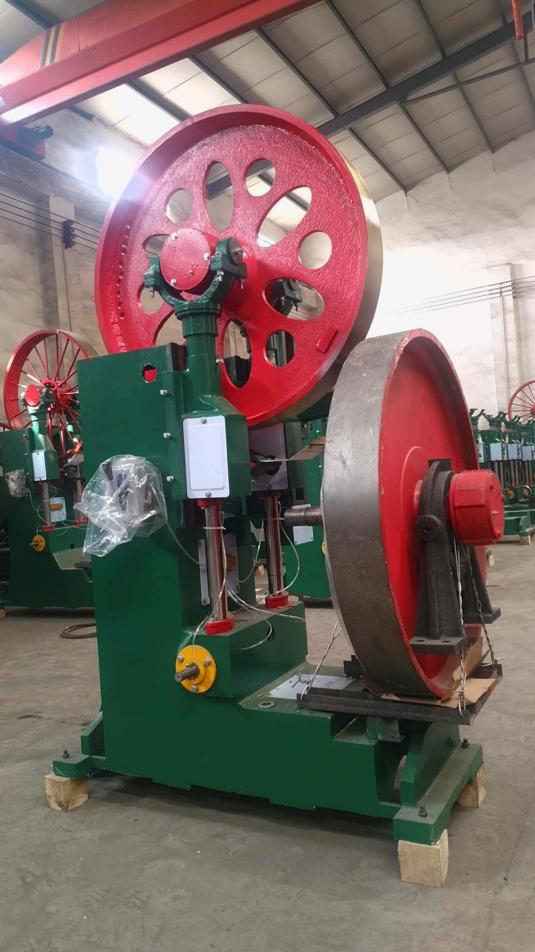 Станок ленточнопильный по дереву с двойным подшипником