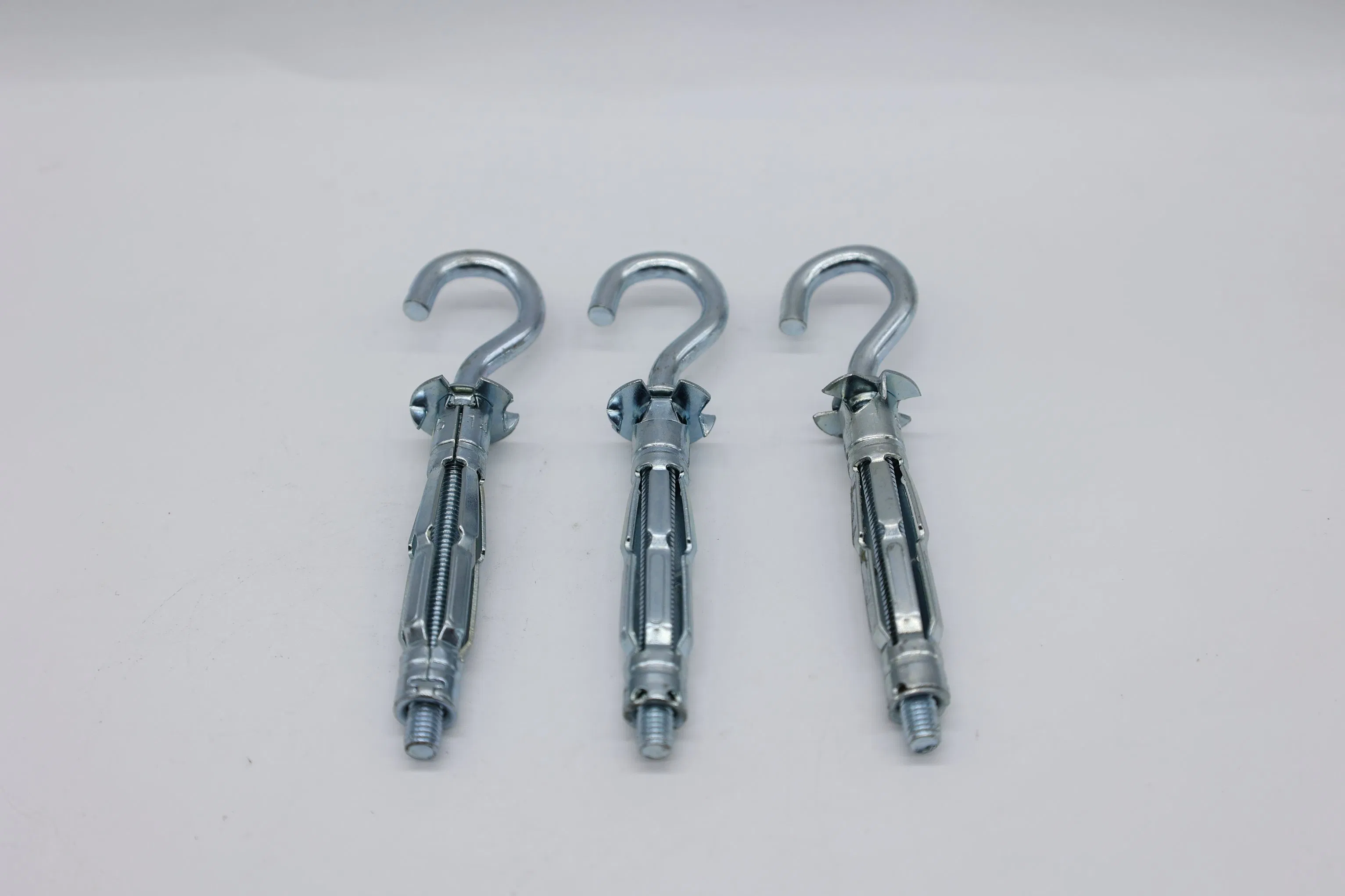 Анкерный болт для строительства и машиностроения