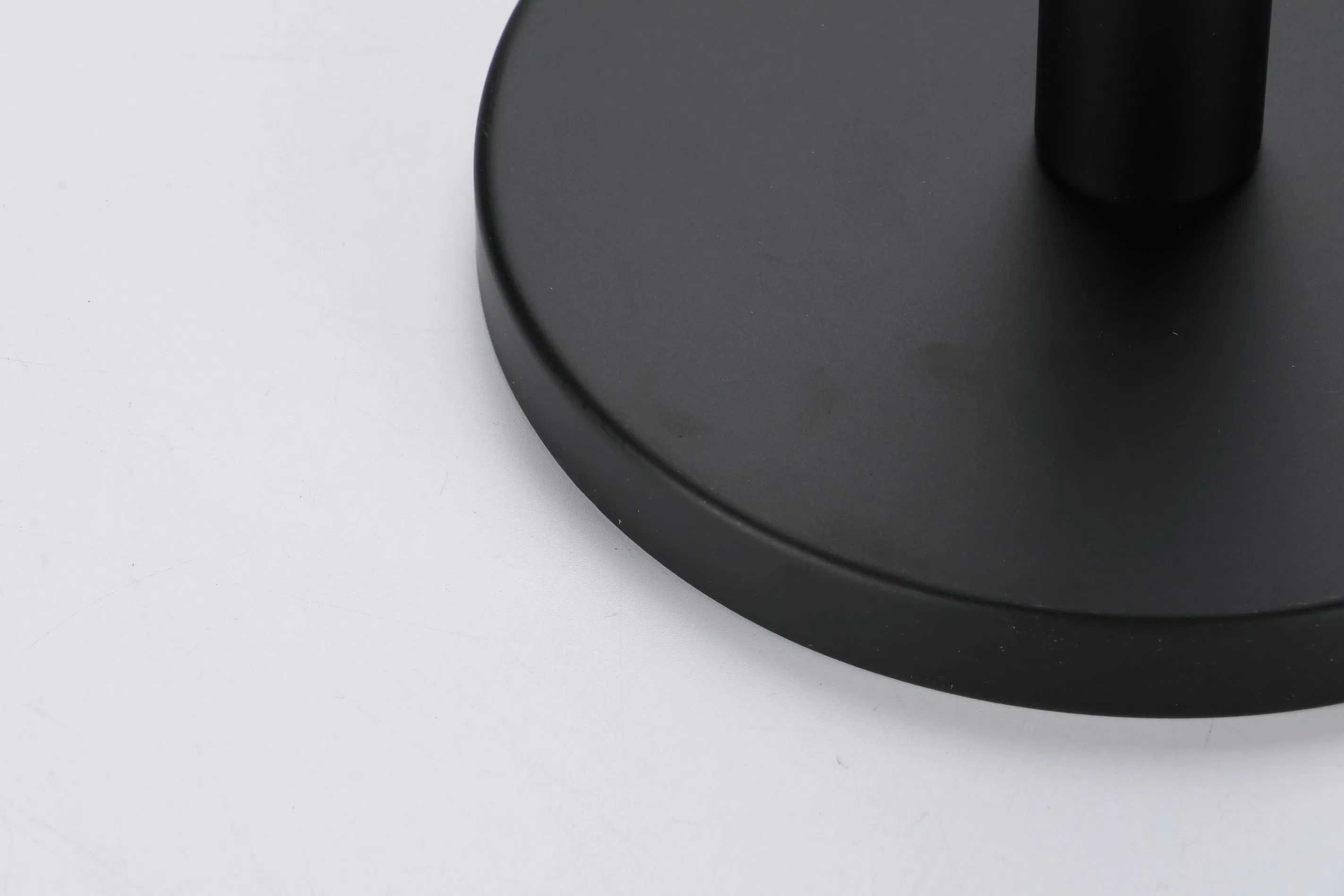 Countertop Metal Round Base Roll Paper Holder Standing Paper Towel Tissue Holder for Kitchen