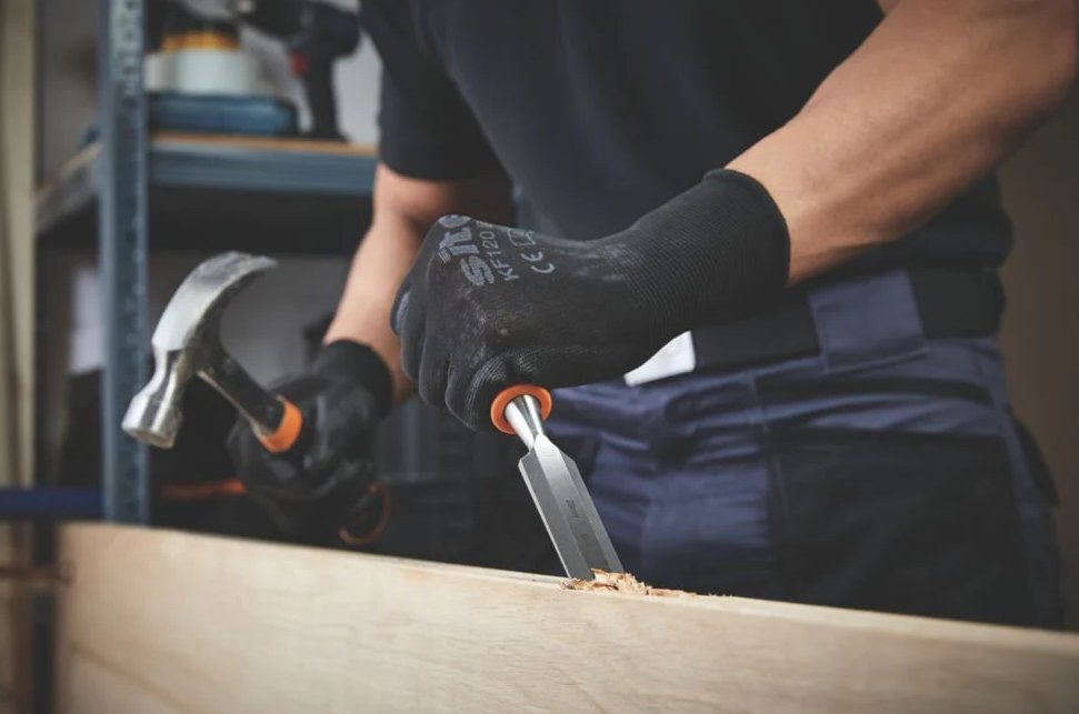 Плоское долото для точной резьбы по дереву с пластиковой ручкой