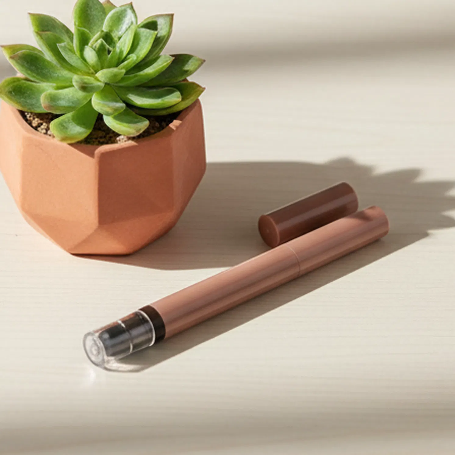Smooth Long-Lasting Effect Custom Lips Pencil for Interview Makeup