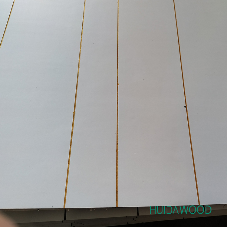 Фанера с бумажным покрытием и пазами для стен