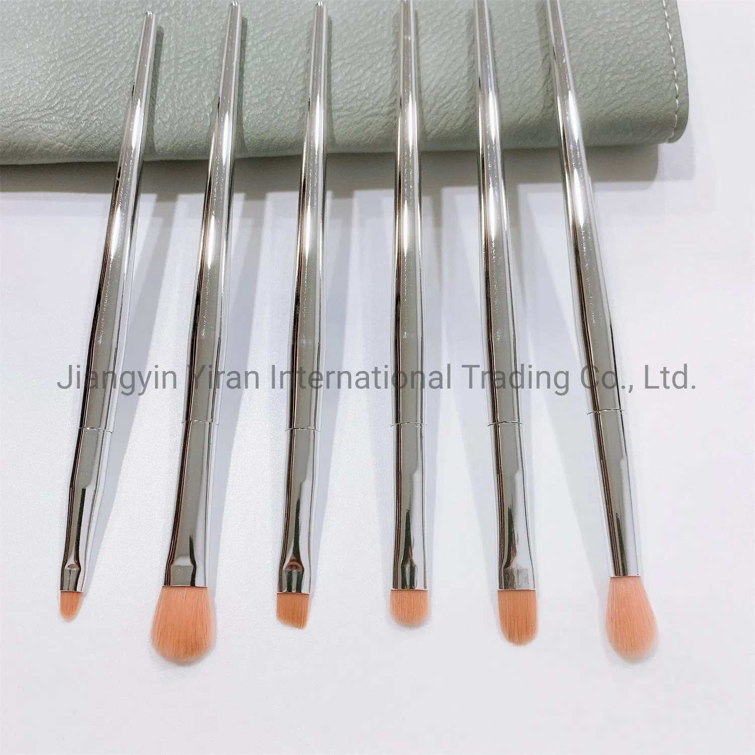 Eyeshadow Brushes Professional Eye Makeup Brushes Set Eyeliner Concealer Eyebrow Blending Brushes Eye Make up Brush Kit 6PCS Metal Handle Orange Hair