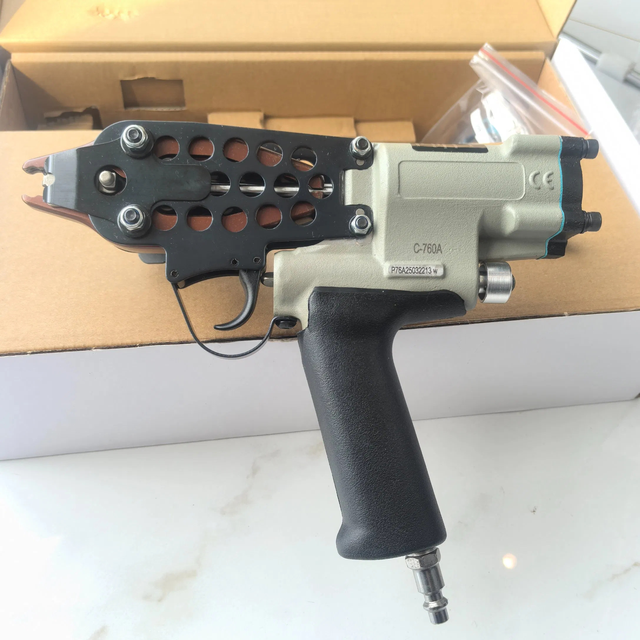 Пневматические клещи для хомутов C-760A под C17