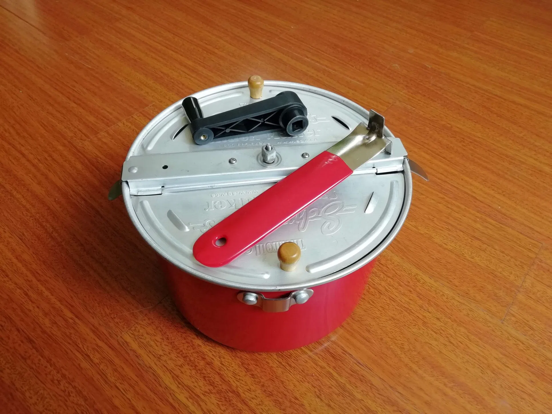 Aluminum Pop Stovetop Popcorn Popper with Removable Handle