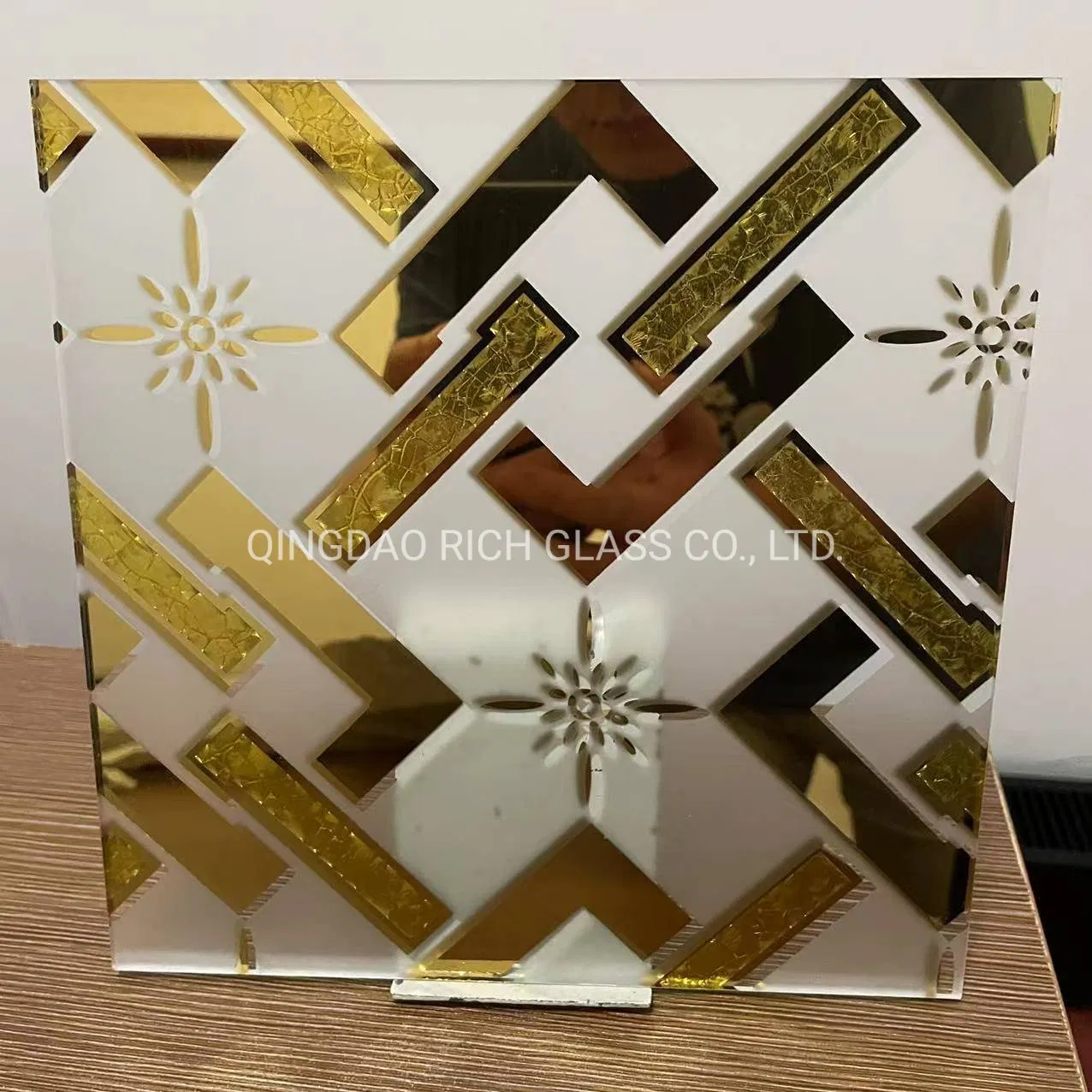 4.5mm 5mm Acid Etched Titanium Glass Customer Design for Decorative Frosted