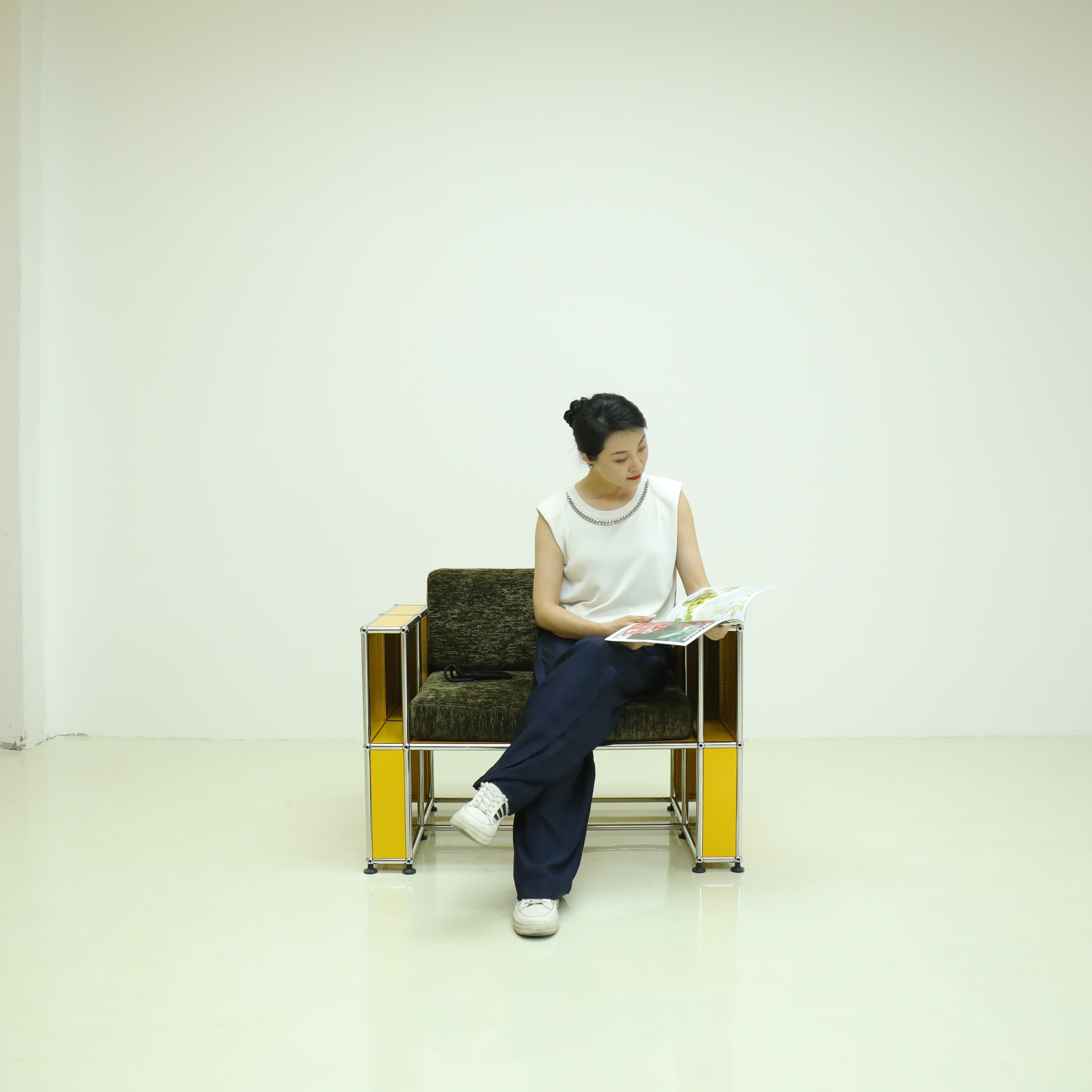 Мебель для гостиной металл нержавейка диван стулья столик минимализм