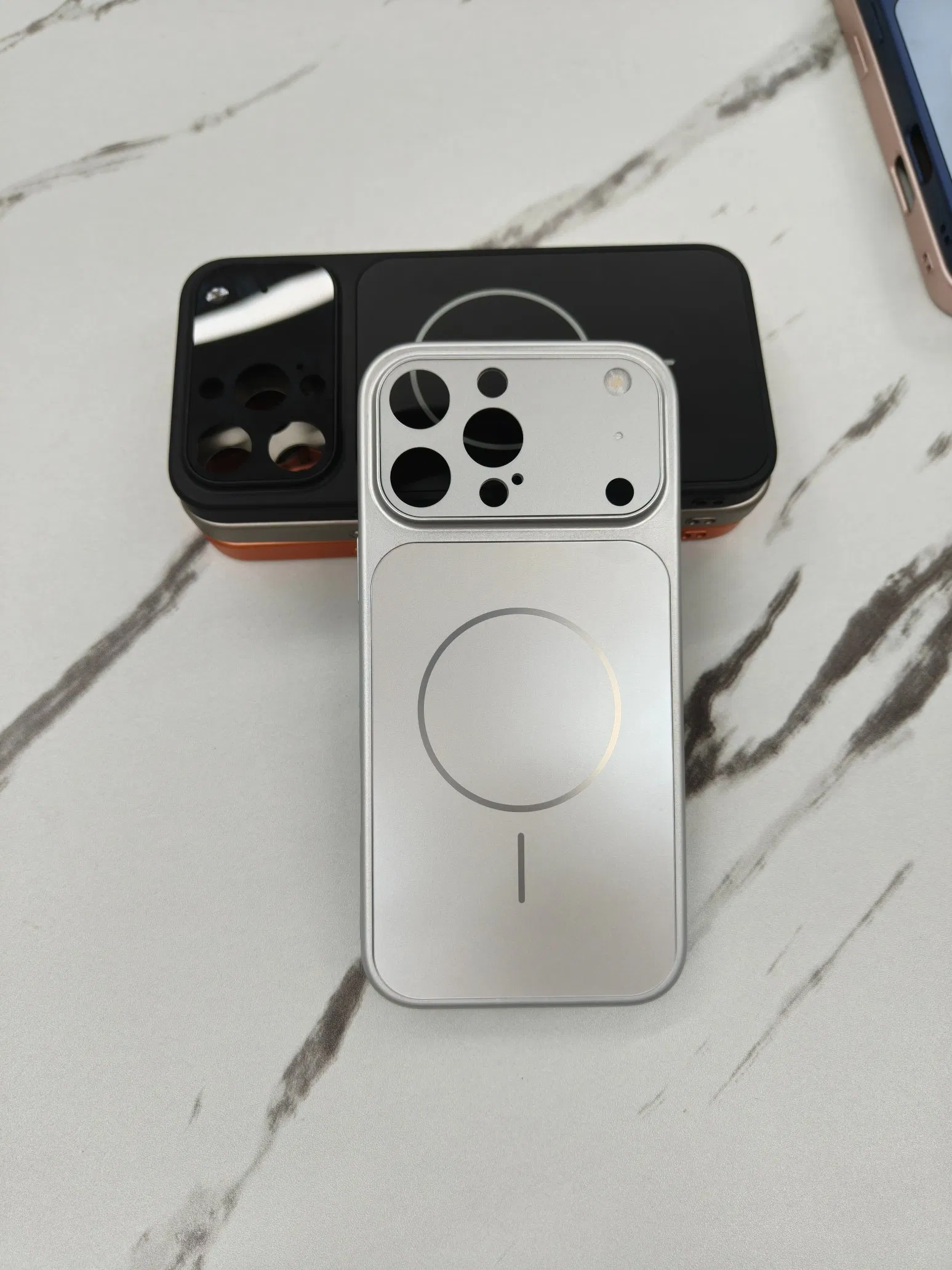 Чехол для iPhone 17 PRO Max, новогодний, магнитный
