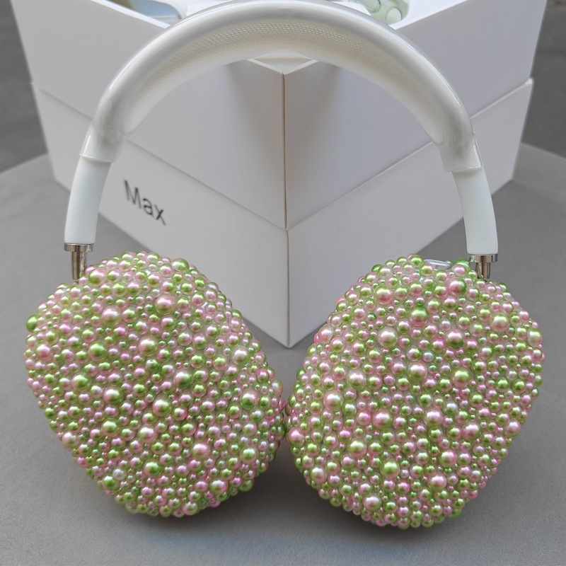 Чехол для AirPods Max с жемчужным дизайном