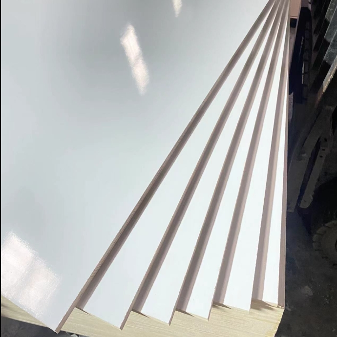 Full Poplar Plywood Ivory White Film Faced Plywood Furniture Wood Board