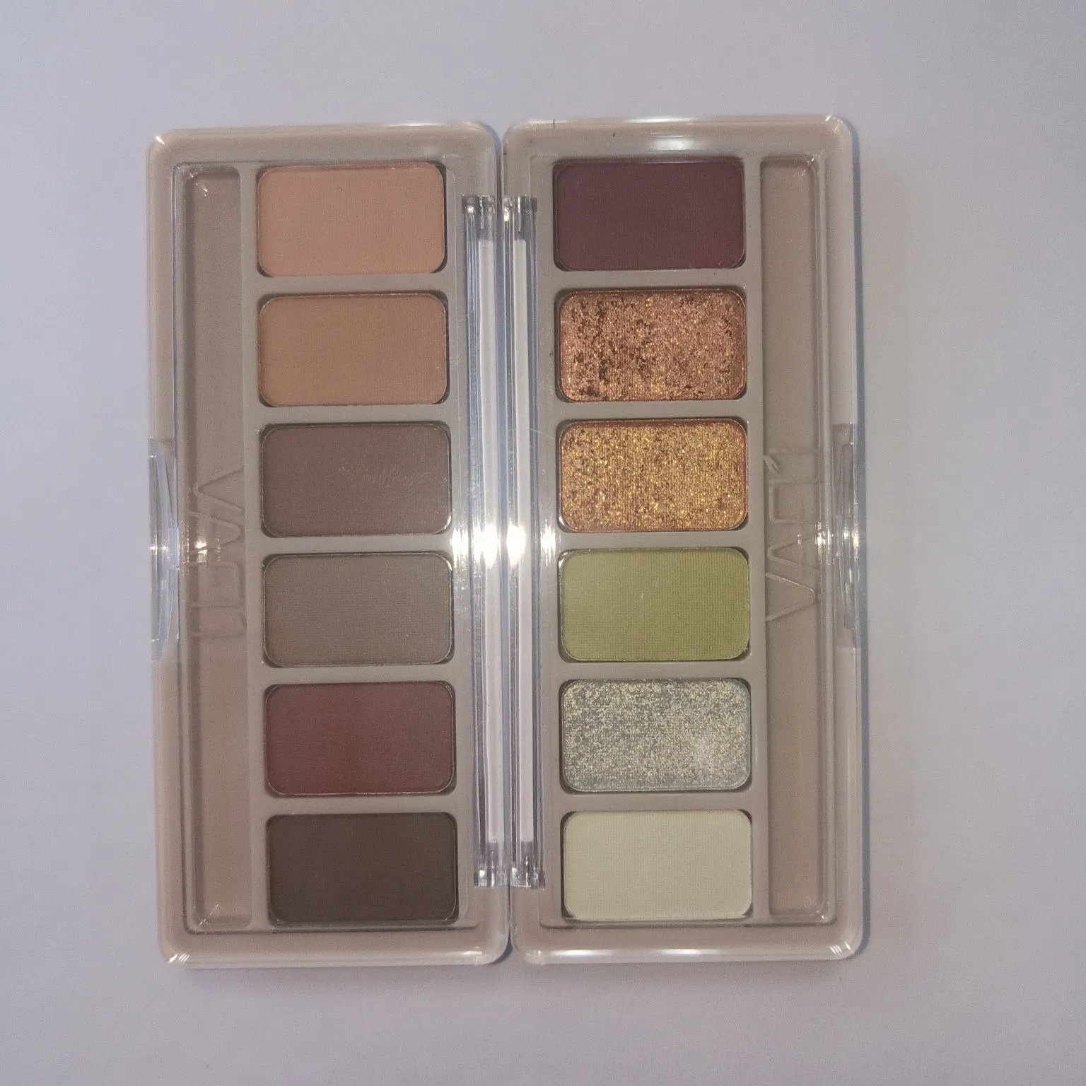 Radiant All-Day Eye Shadow Palette with Matte and Shimmer