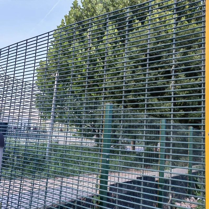 Heavy Duty Customized Powder Coating Galvanized Anti Climb 358 Fence Panel Curvey Anti Cut Wire Mesh Clear View Airport Perimeter Fencing for Security Prison
