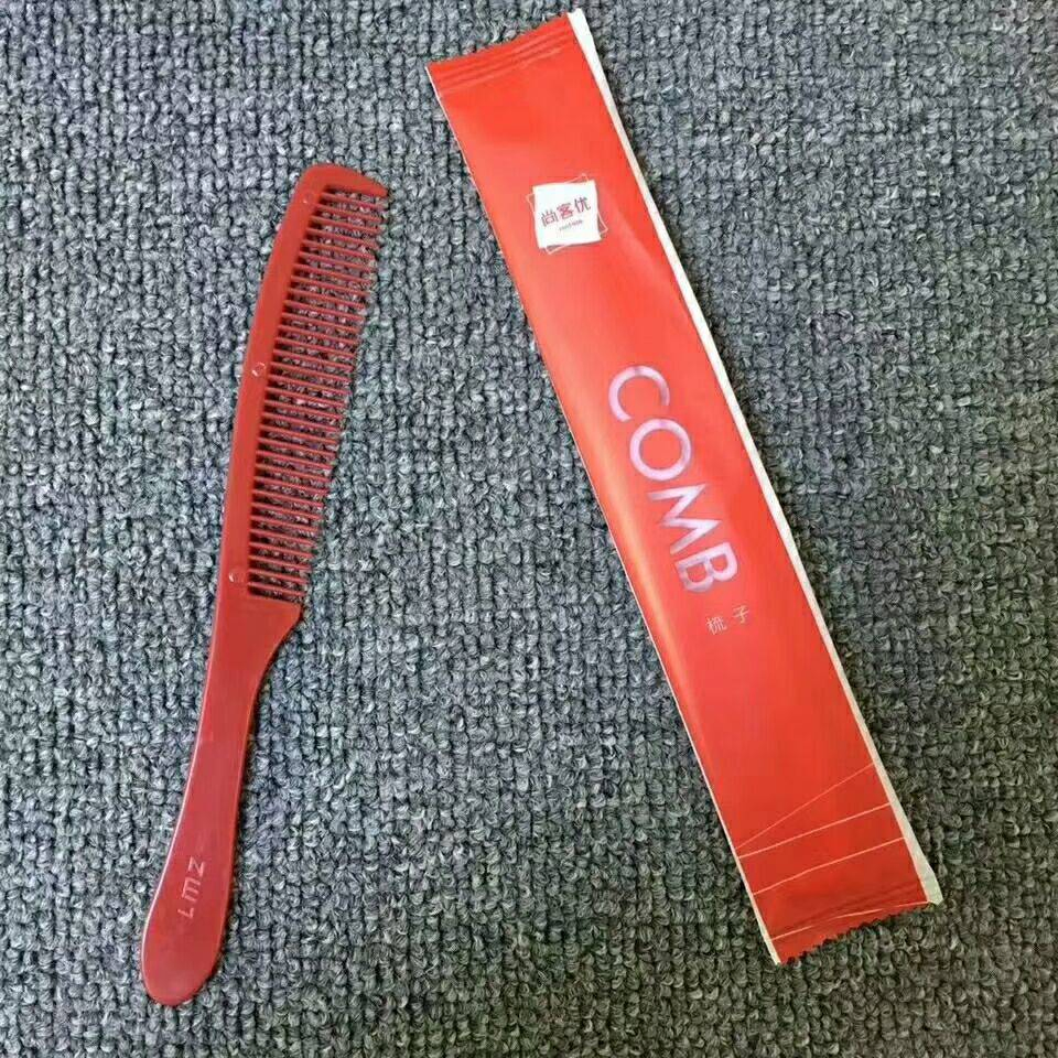 Comb in Sachet with Hotel Amenities for Hotel Room Using