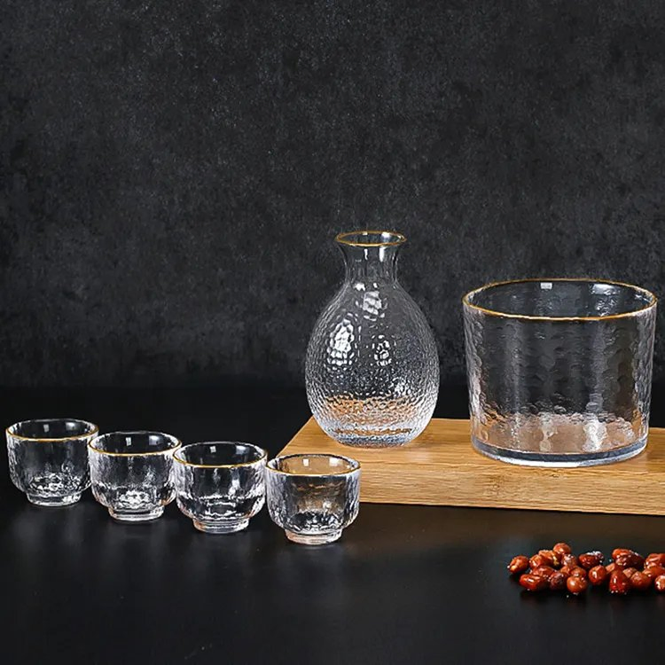 Japanese Stype Clear Hammer Glass Wine Decanter Set with 4 Glasses