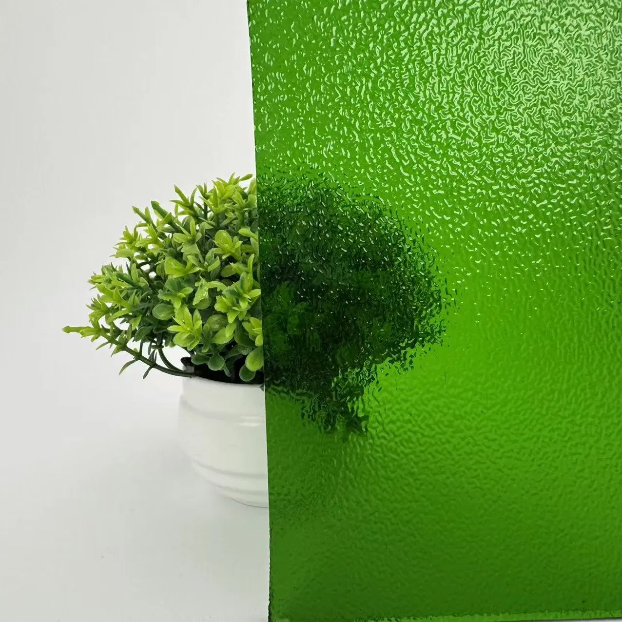 Patterned Art Fused Glass with Different Sizes