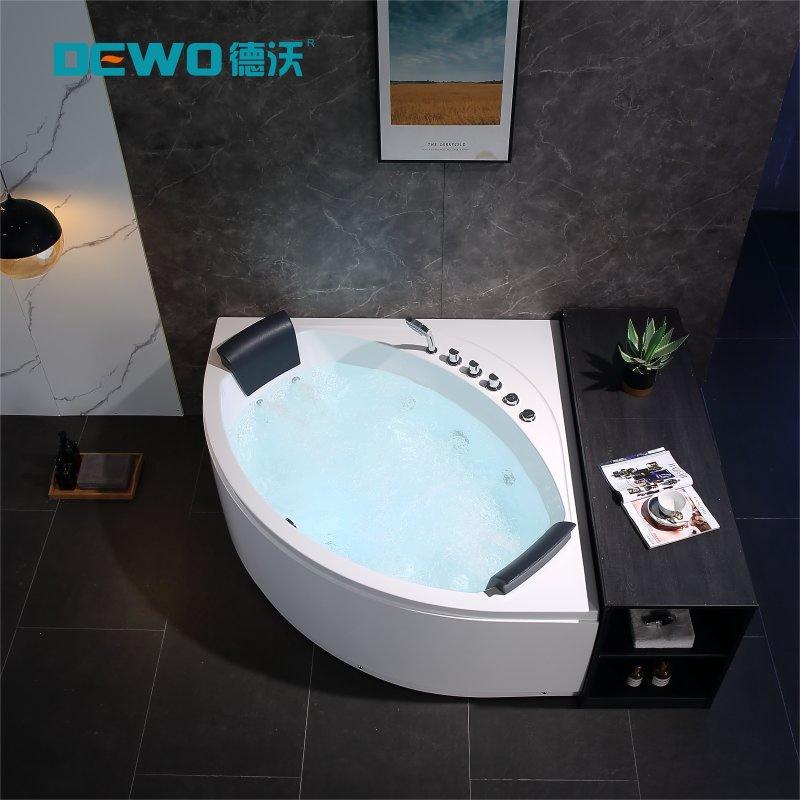 Угловая акриловая ванна-джакузи LL715 с подсветкой