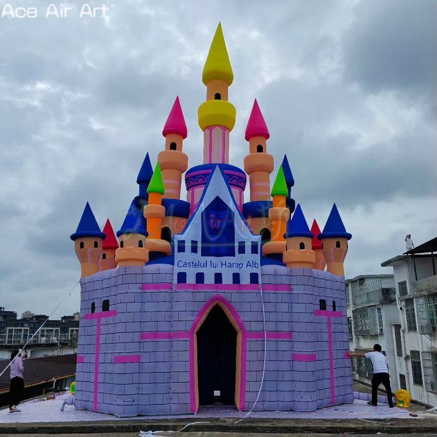 Inflatable Castle with Dressing Room for Theme Park Giant Inflatable Neuschwanstein Castle
