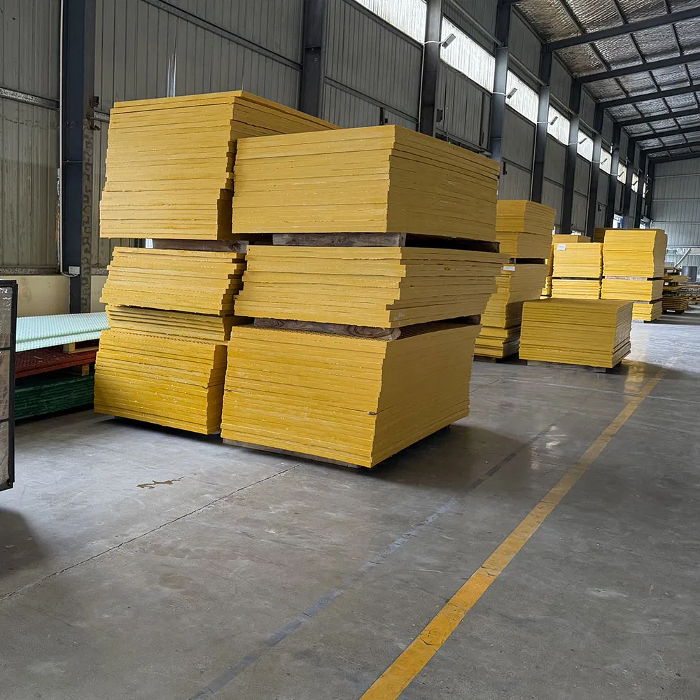 Anti Slip FRP Grating Industrial Platform Flooring Mesh Grid Panel Structural Strength Lightweight Chemical Resistance UV Stable Long Lifespan