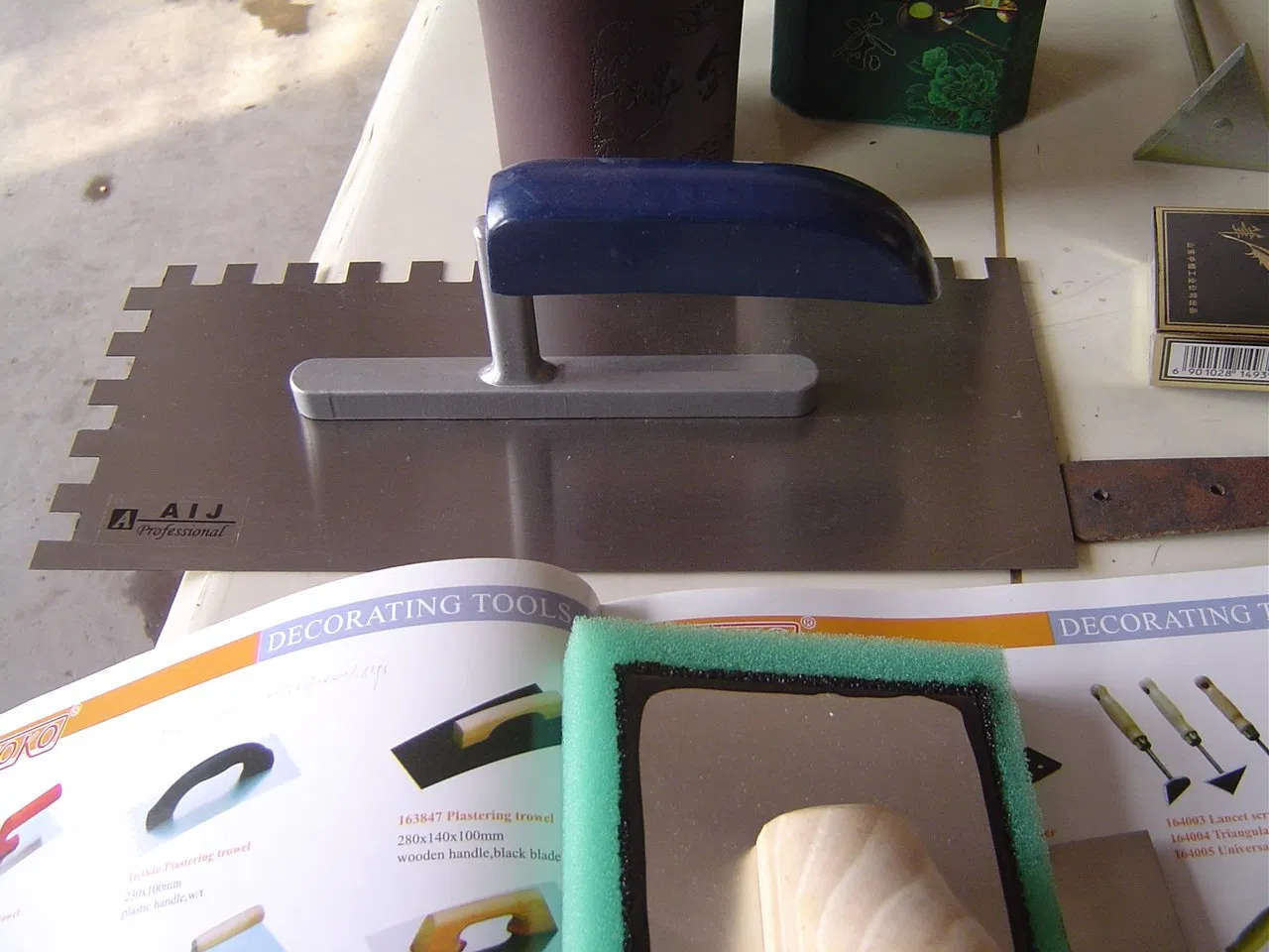 Wooden Handle Steel Blade Nothed Plastering Trowel