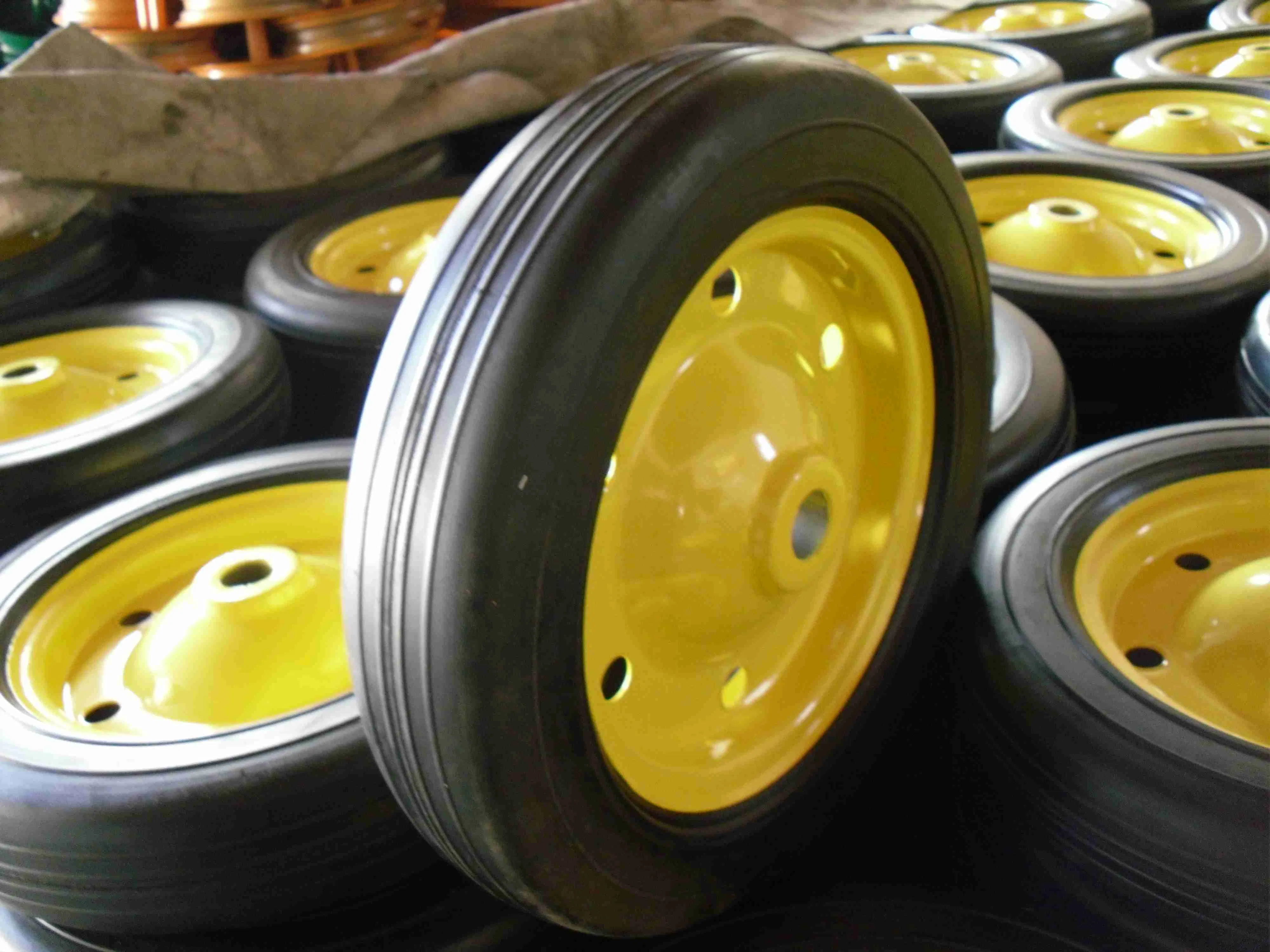 Solid Rubber Wheel Solid Rubber Tyre for Wheel Barrow (13′ ′ X3′ ′)