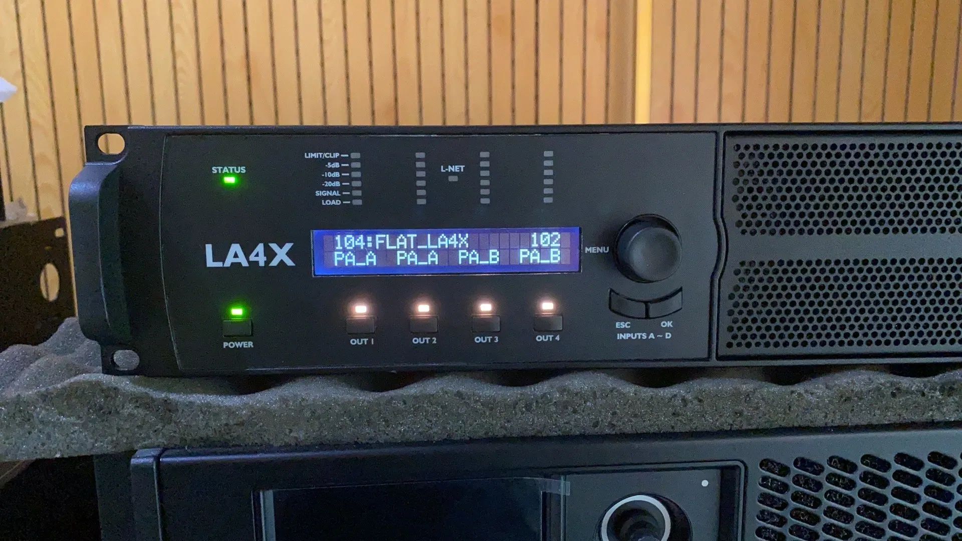 Усилитель LA4X, 4 канала, 1000Вт