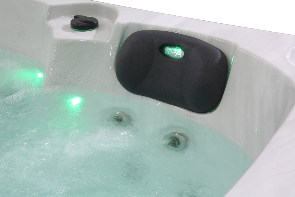 Гидромассажная ванна SPA 2x2м на 6 человек