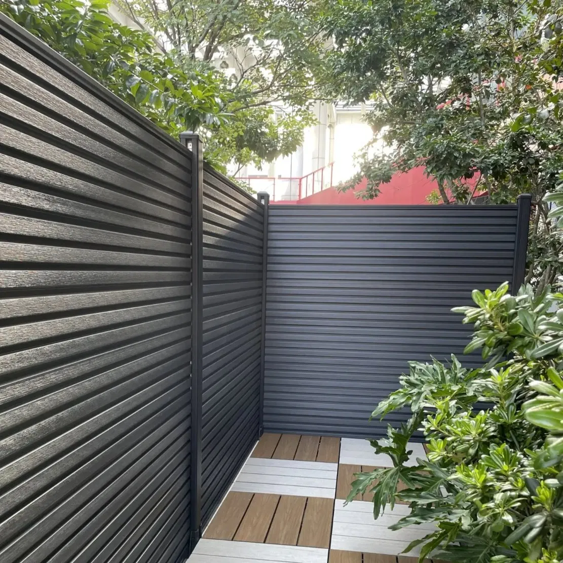 Waterproof and Weather-Resistant Custom Color Second Generation Co-Extruded WPC Fencing