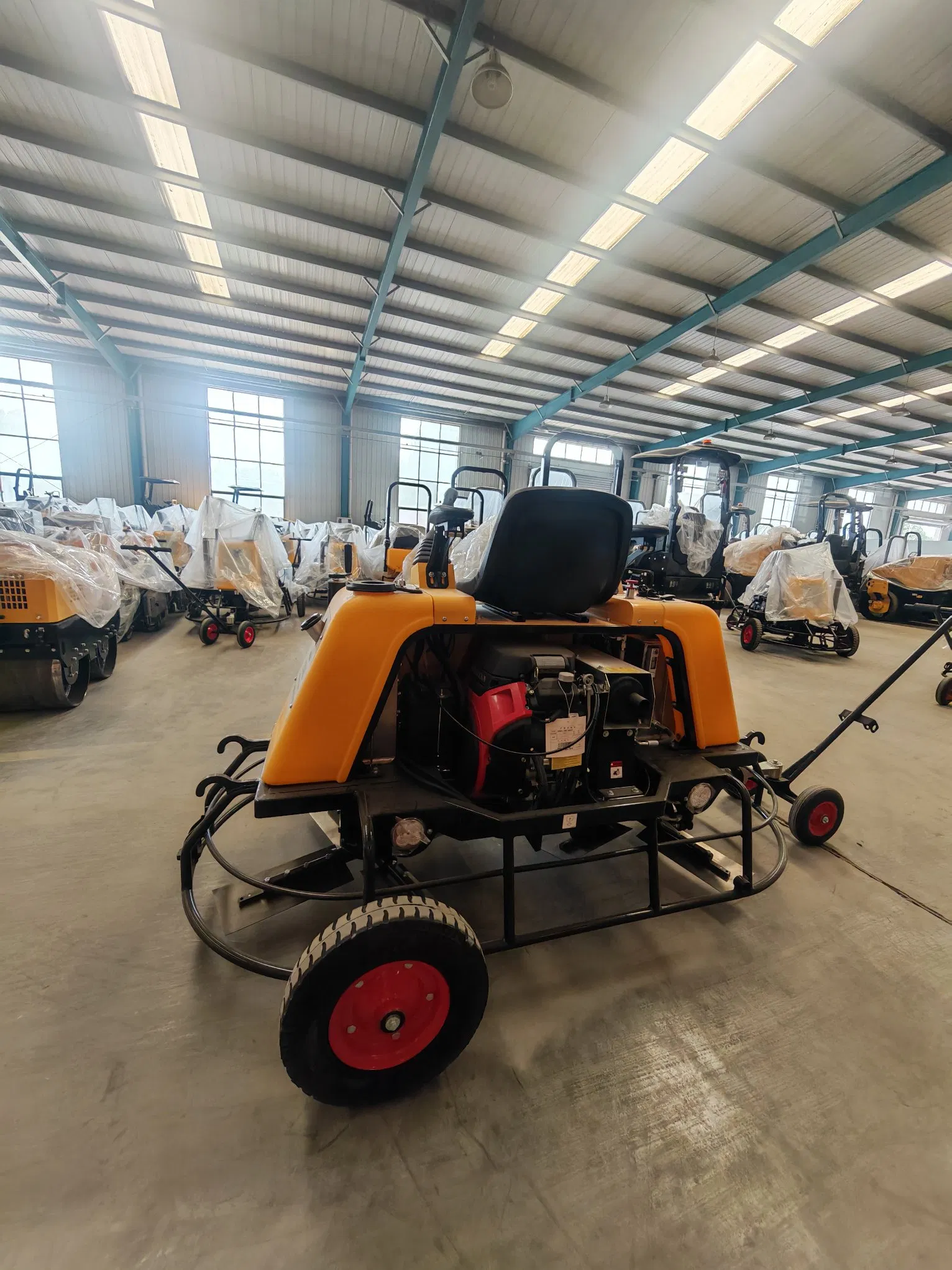 Heavy-Duty Hydraulic Power Trowel for Professional Concrete Finishing