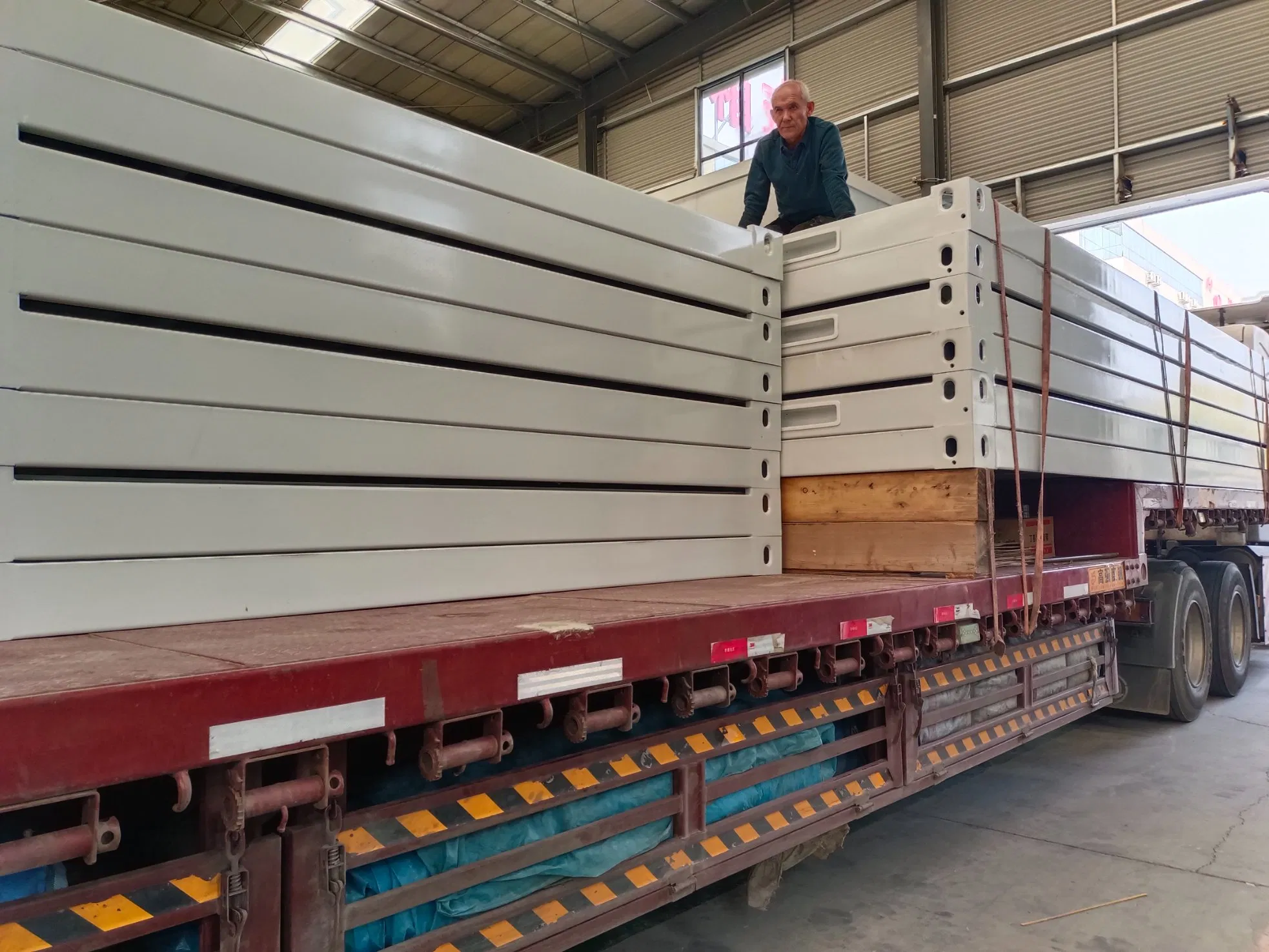 Workers' Quarters Prefabricated Office Container for Demountable Cheap Home Prefab House Cottages Container House Office Dormitory Manufacturer Price