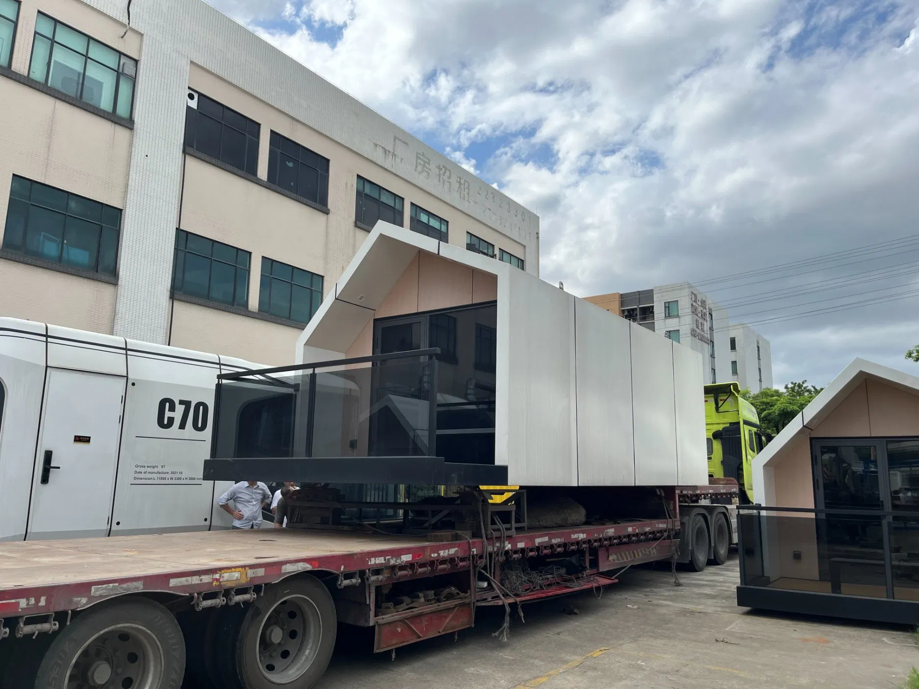 Smart Home Villa: Modern Living Solutions for Global Buyers