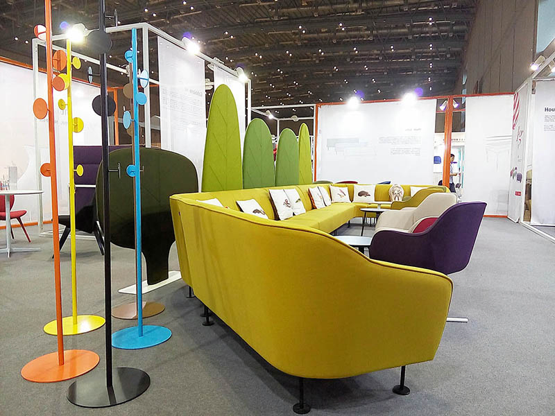 Versatile Portable Acoustic Room Divider for Office Spaces
