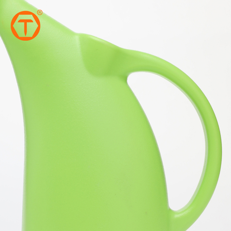 Gardening Great Gift 2L 3L Long Neck Spout PP Plastic Water Can with Sprinkler Head for Easy Watering